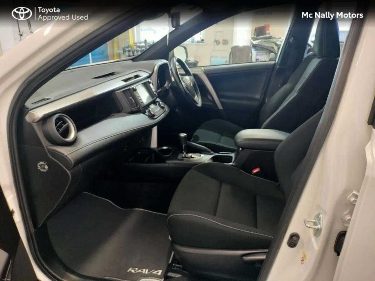 Toyota RAV4 HYBRID SOL 2WD - Image 6