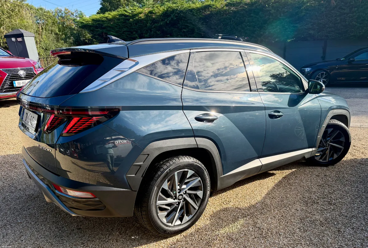 2021 Hyundai Tucson Executive Plus - Image 2