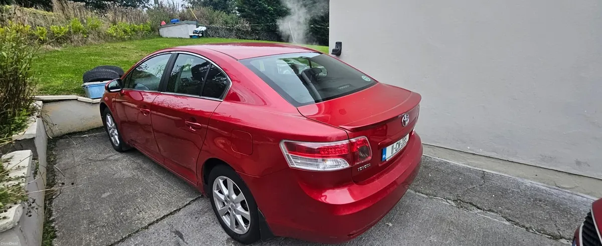 Toyota Avensis 2011 - Image 2