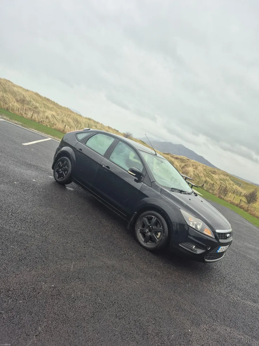 Ford Focus 2010 - Image 1