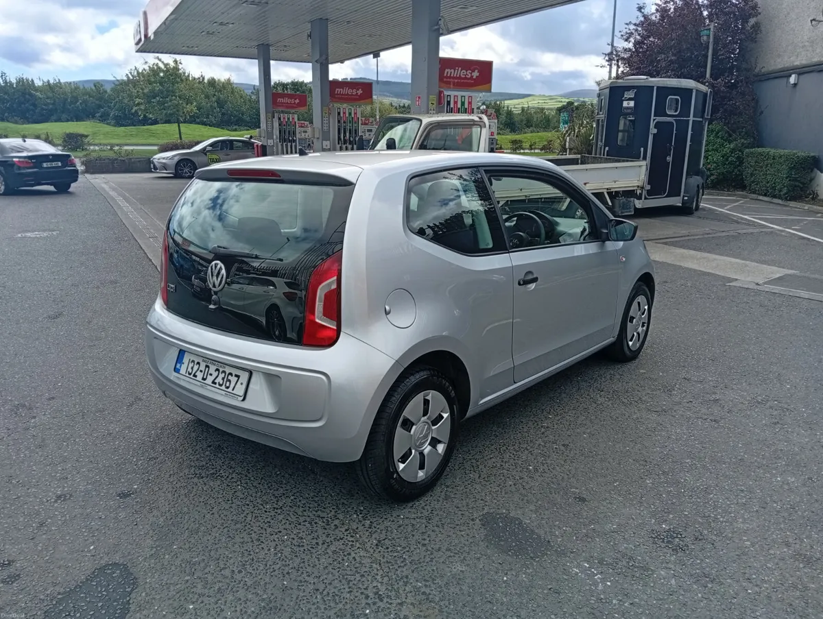 Volkswagen up! 2013 only 45,000 kms - Image 6