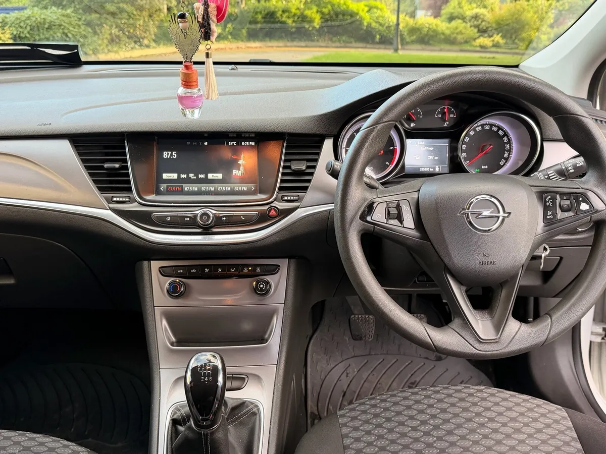 2016 Opel Astra 1.6 cdti new nct 08/27 tax 09/26 - Image 3