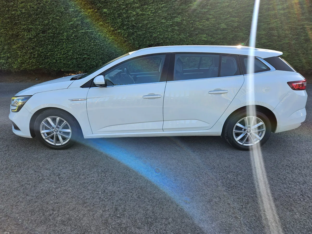 Renault Megane 2017 1.5 DCI DYAMOQUE ESTATE AUTO - Image 4