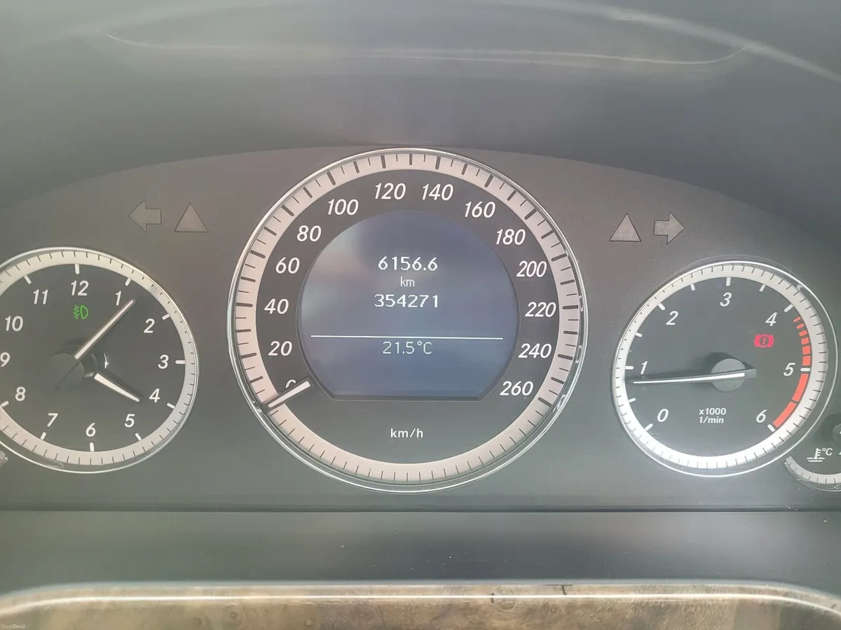 Mercedes-Benz E-Class 2010 - Image 6