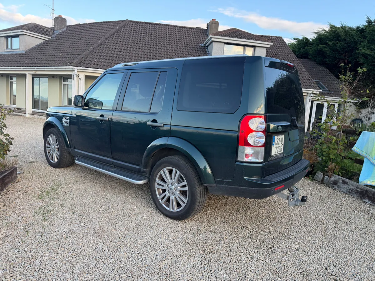 Land Rover Discovery 3.0 5 Seater Crew Cab 2013 - Image 2