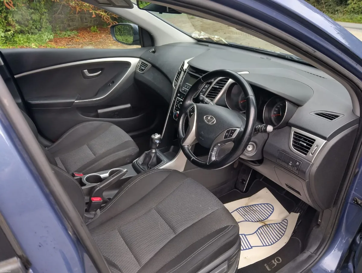 2015 Hyundai i30 CRDi 5 Door. Bargain. - Image 2