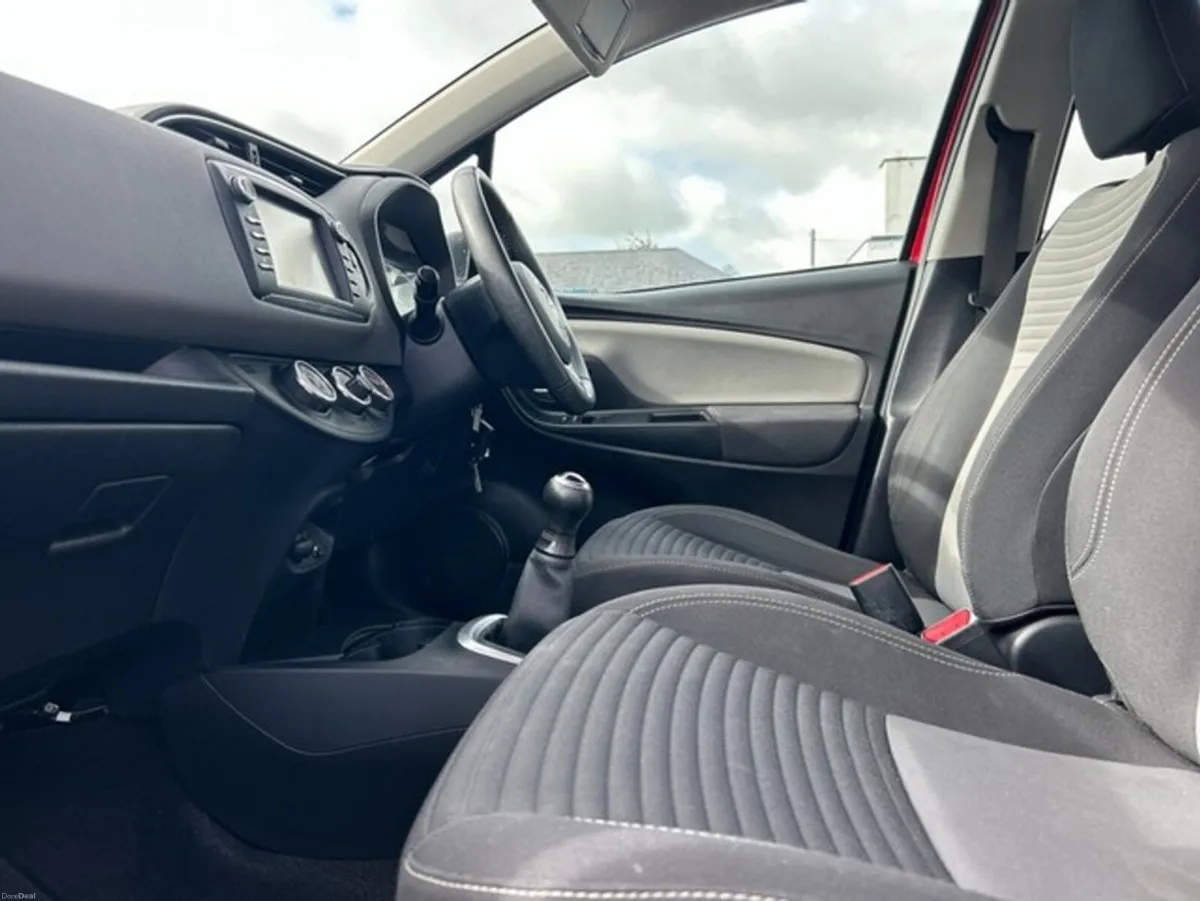 Toyota Yaris YARIS 1.0 5DR LUNA - Image 6