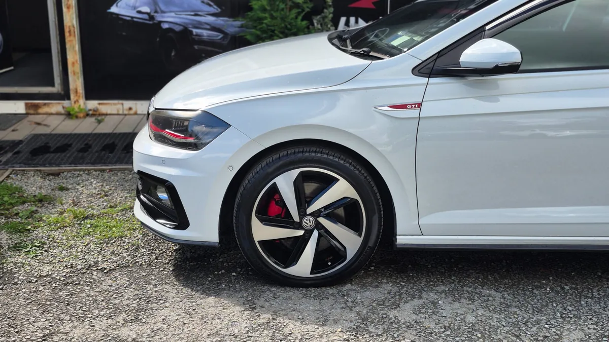 Volkswagen Polo 2.0 TSI Automatic DSG 200BHP - Image 4