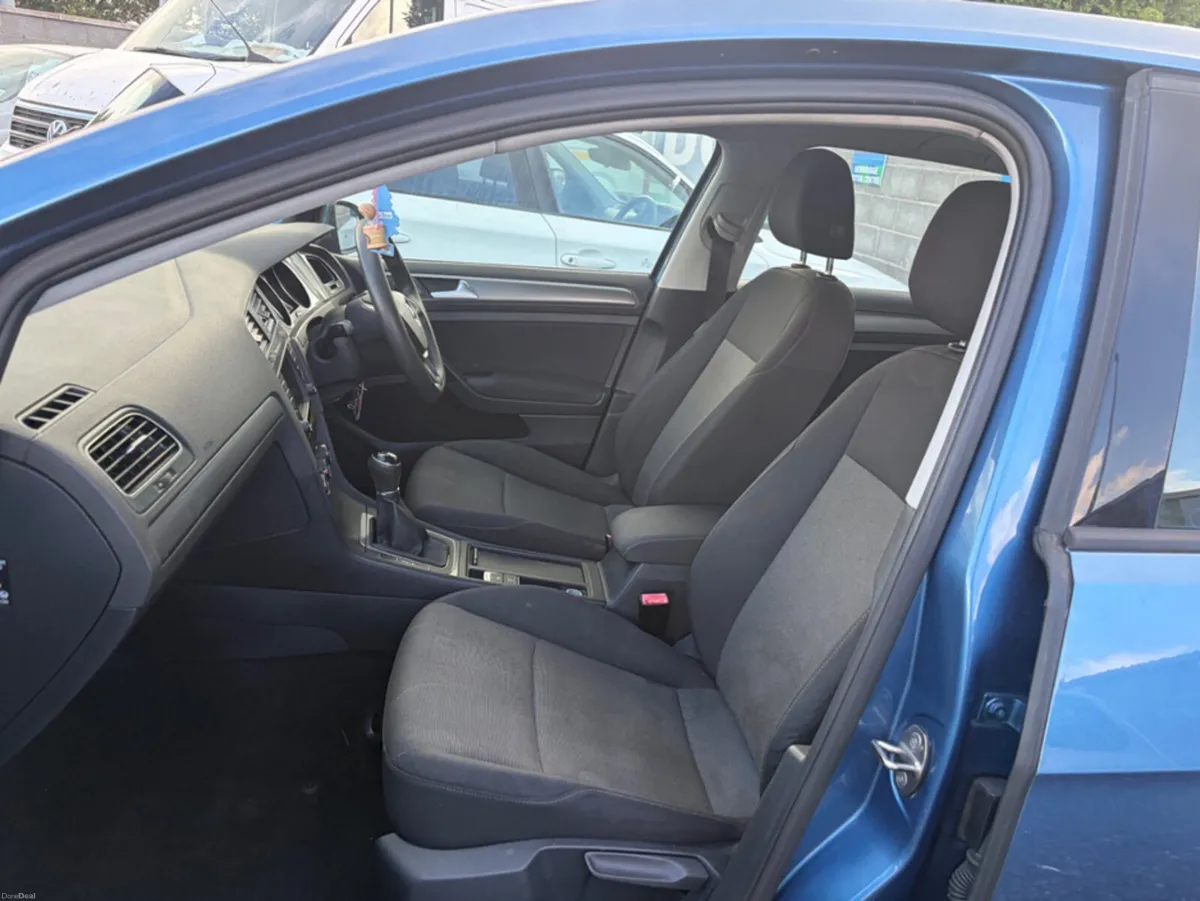 Volkswagen Golf 1.6 TDI BLUEMOTION 110PS - Image 4