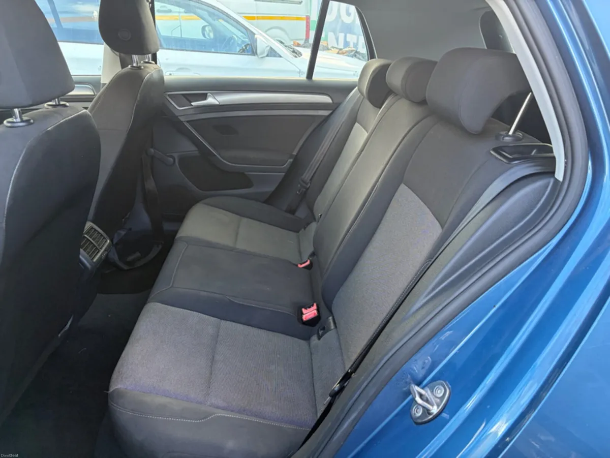 Volkswagen Golf 1.6 TDI BLUEMOTION 110PS - Image 5