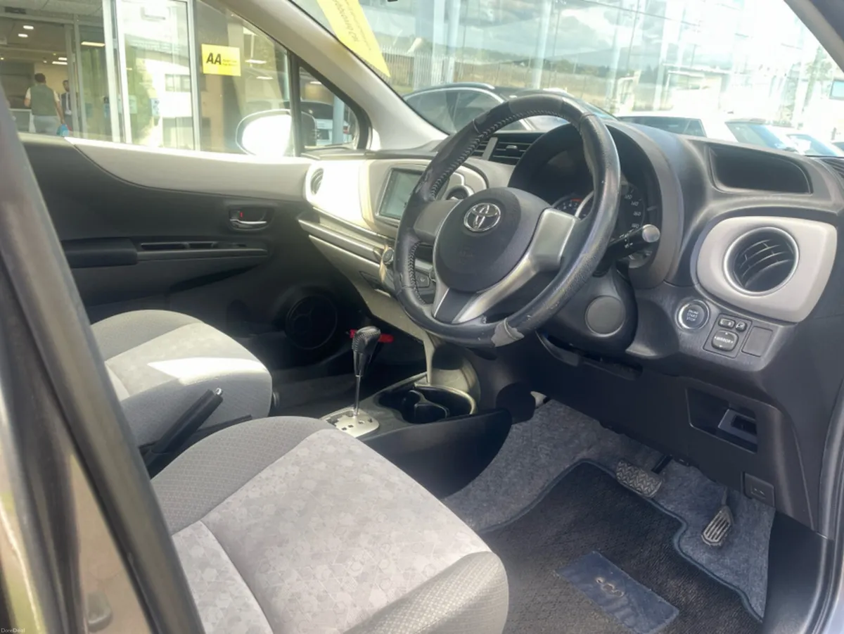 Toyota Yaris DBA-NSP130 CVT 5DR AUTO - Image 6