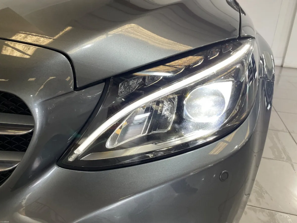 Mercedes-Benz C-Class 180 D AVANTGARDE AUTO 4DR - Image 4