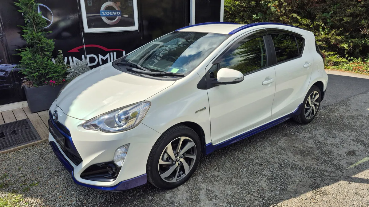 Toyota Aqua 1.5 Hybrid Automatic - Image 5