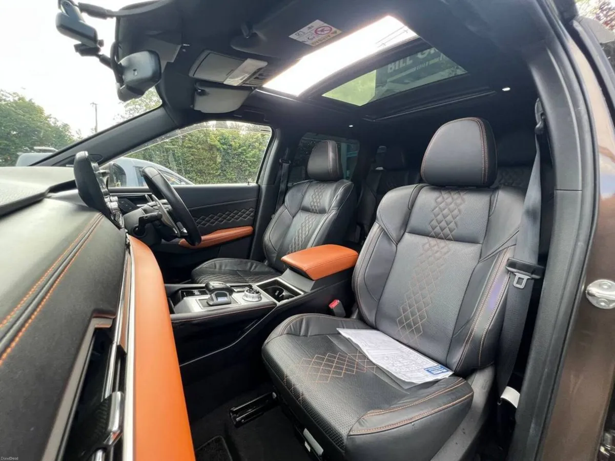 Mitsubishi Outlander 7-SEATER 2.4 HYBRID AUTO ** H - Image 2