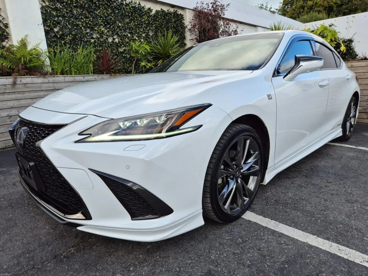 Lexus ES 2.5 HYBRID / F-SPORT TOP SPEC WITH SUNROO - Image 2