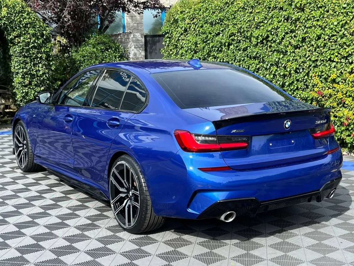 BMW 3-Series 320d M-SPORT COMPETITION XDRIVE 2.0 / - Image 4