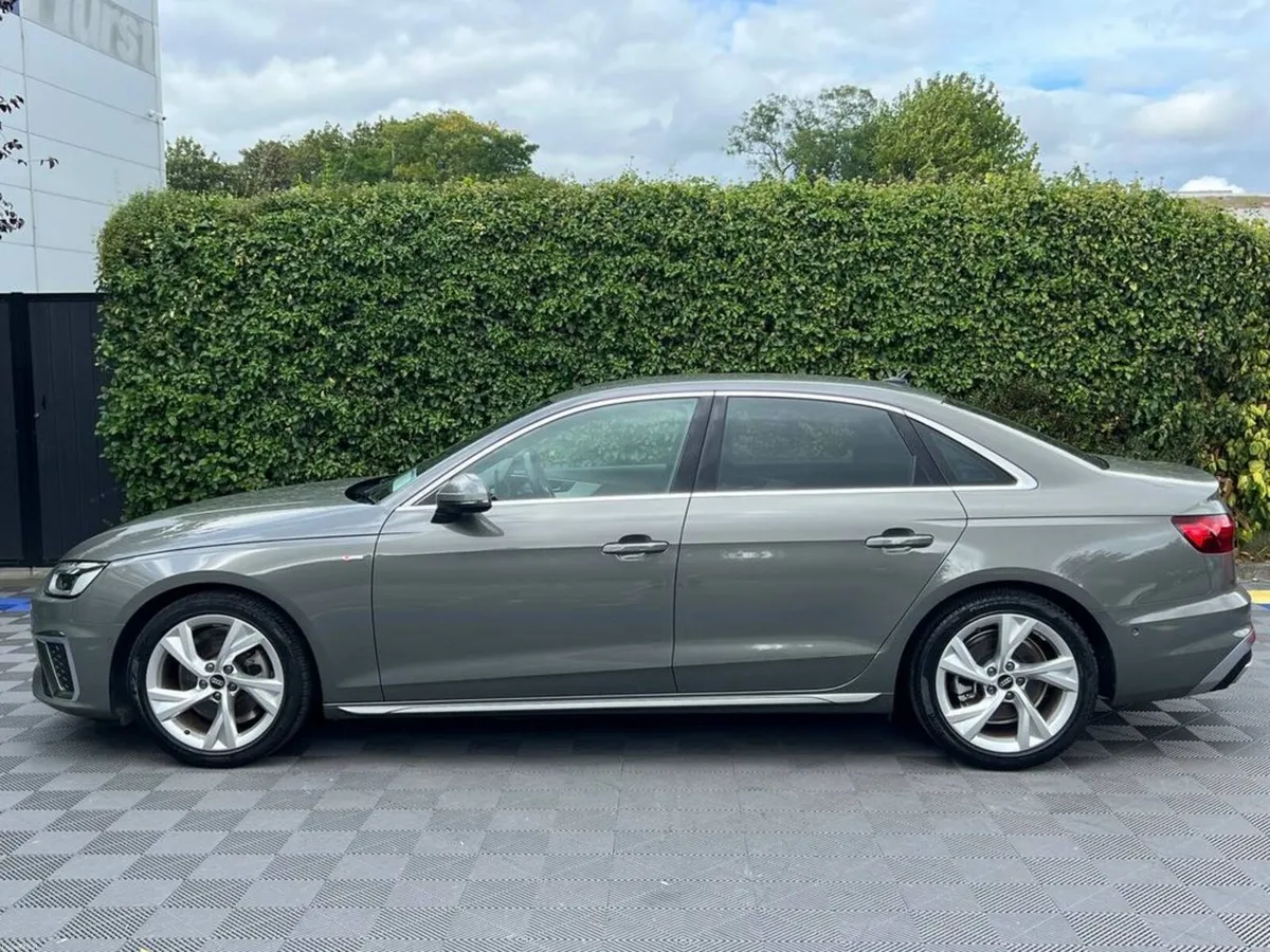 Audi A4 S-LINE 35 TDI 2.0 AUTO // LOW MILEAGE // A - Image 3