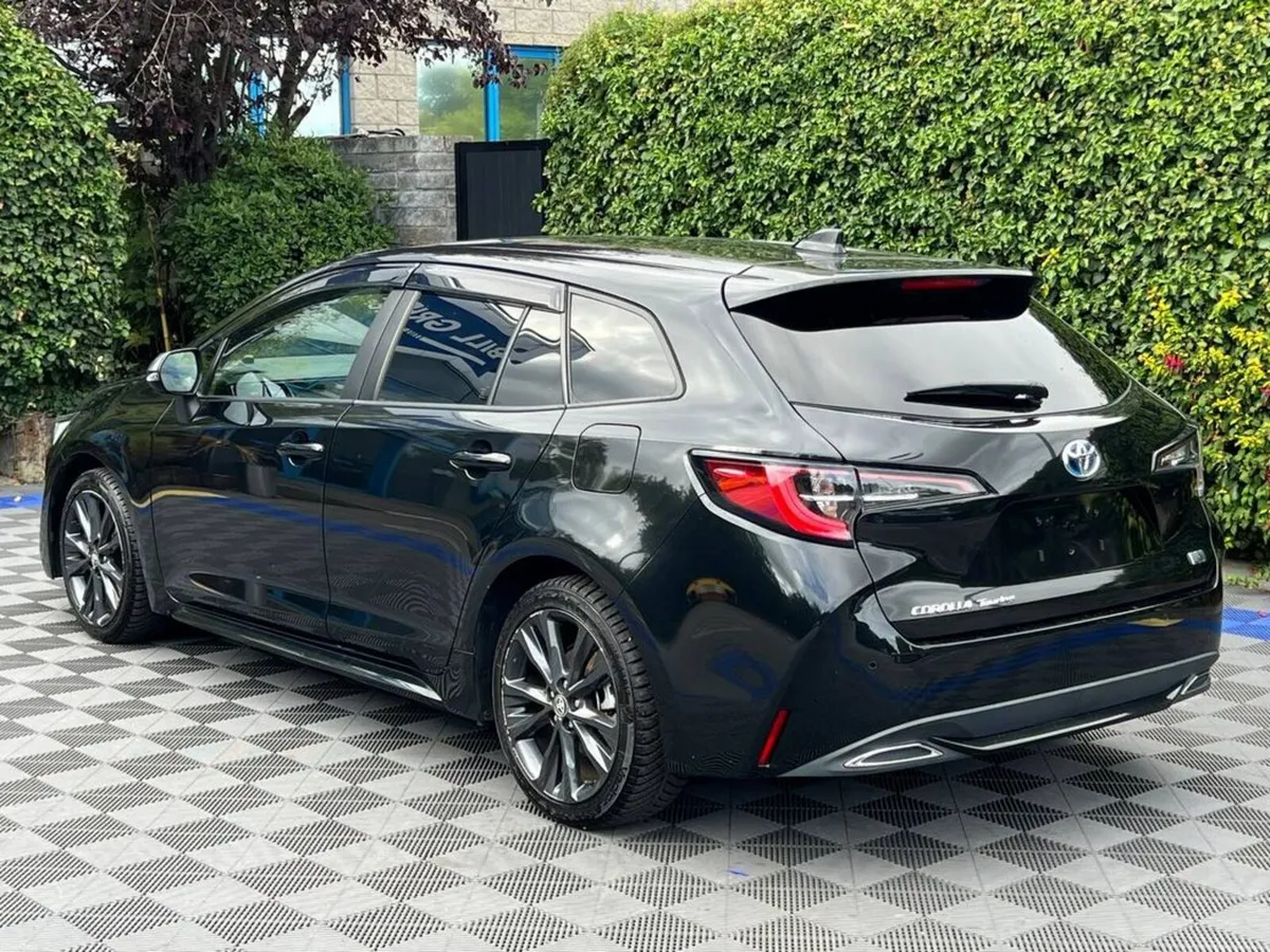 Toyota Corolla TOURING WXB 1.8 HYBRID AUTO // APPL - Image 5