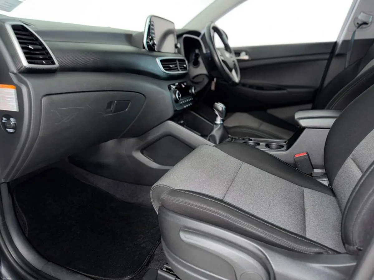 Hyundai Tucson 1.6 SE NAV 115PS DIESEL 5DR - Image 3