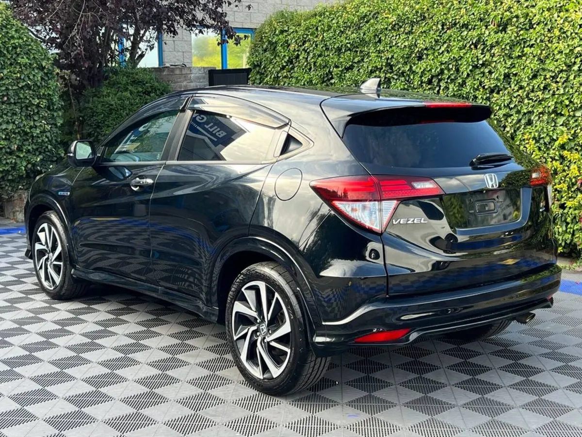 Honda Vezel RS 1.5 HYBRID AUTO // DIAMOND CUT ALLO - Image 5