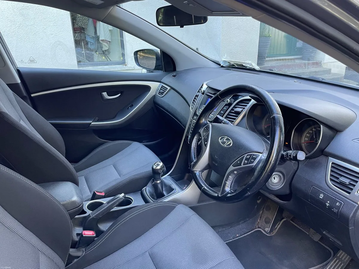 2014 Hyundai i30 Hatchback 1.6L Diesel Deluxe - Image 6