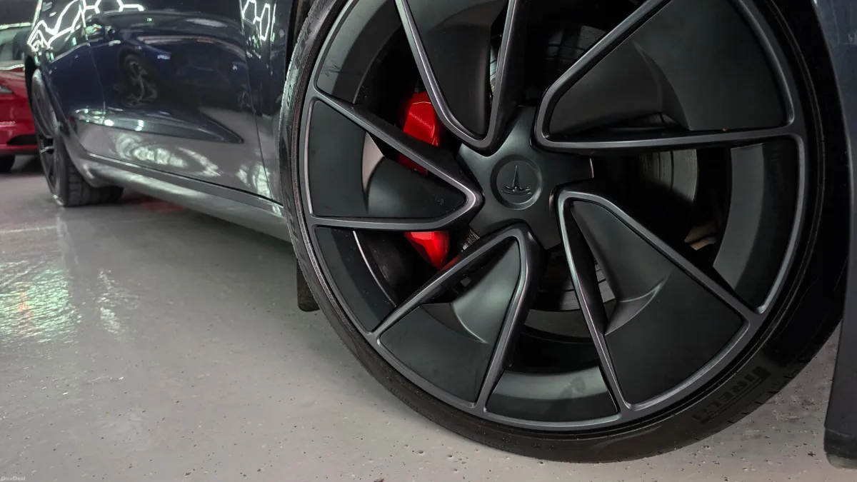 🔥 2024 Tesla Model 3 Performance in Premiuim Stea - Image 4
