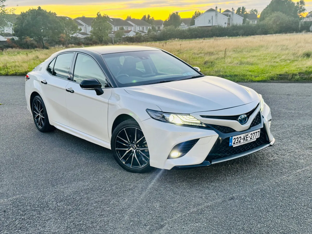 TOYOTA CAMRY WORLD SPORT EDITION / TOP SPEC 48k KM - Image 5