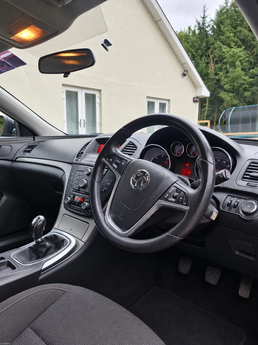 Vauxhall Insignia 2013 NCT 11/26 - Image 4