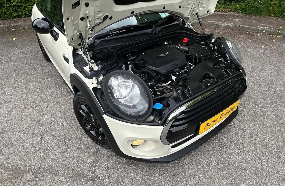 2018 (182) MINI COOPER D - Image 4