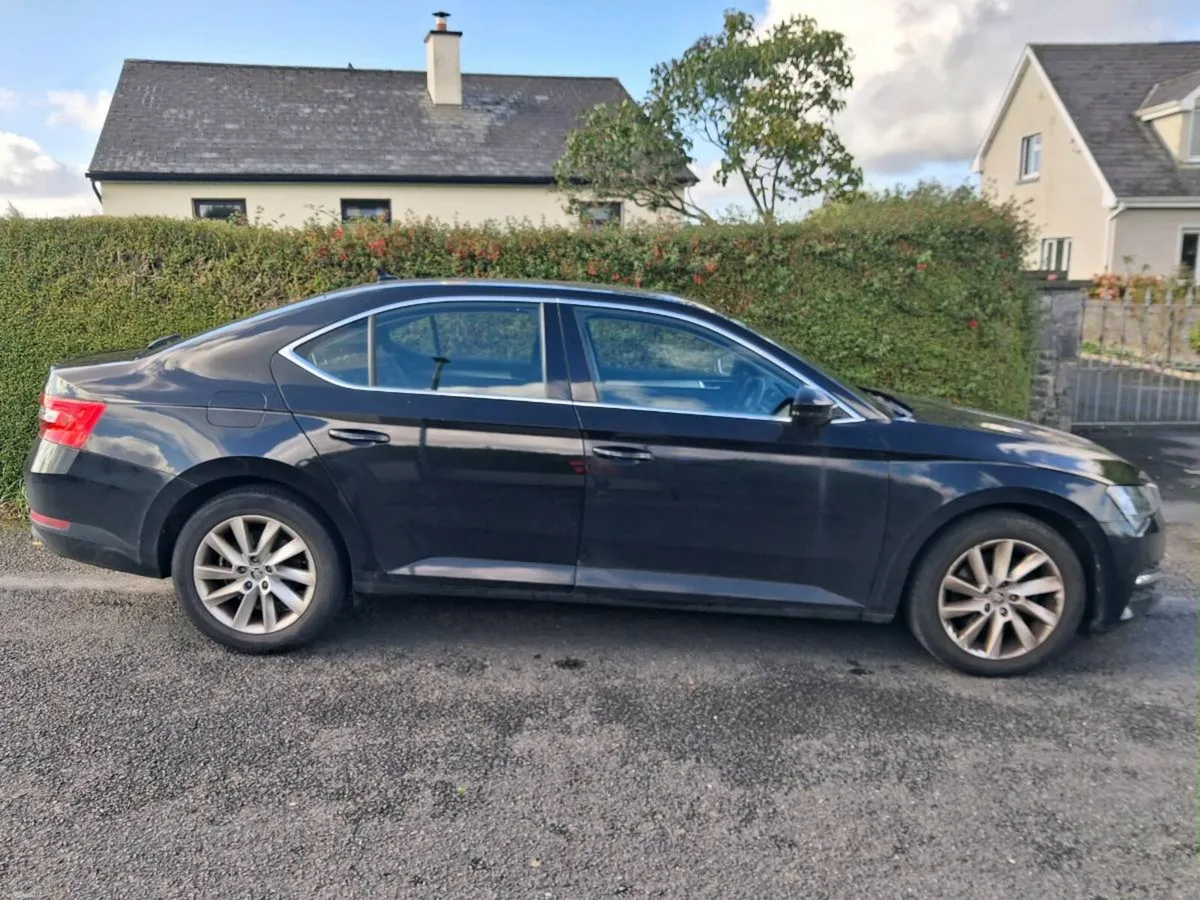2022 Skoda Superb Low Milage - Image 3