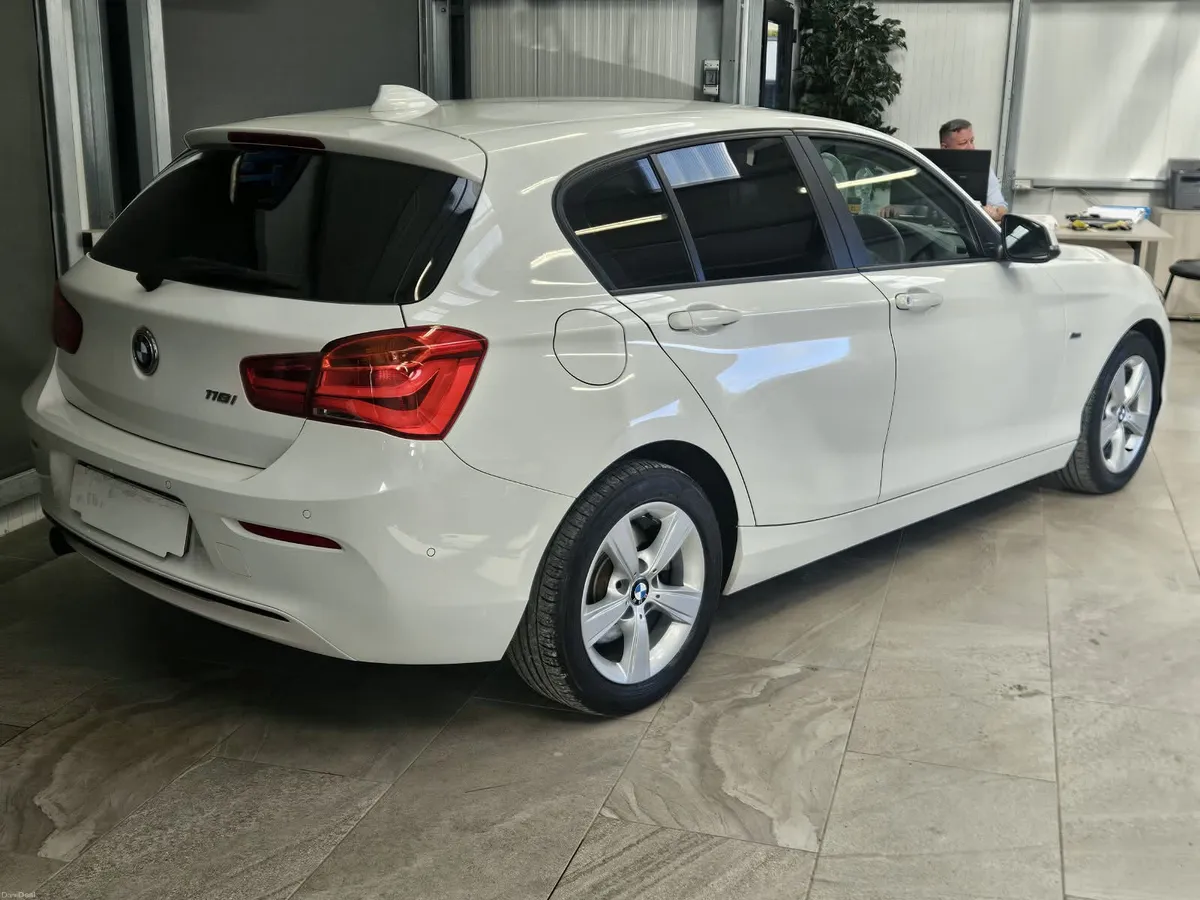 17 BMW 1 SERIES SPORT AUTOMATIC PETROL - Image 2
