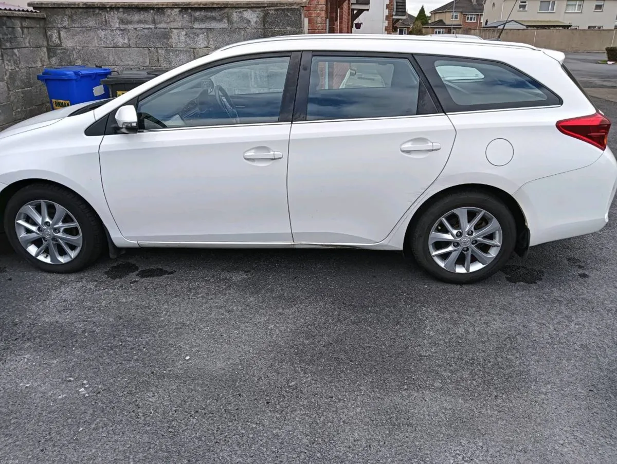 Toyota Auris estate 1.4 Diesel - Image 3