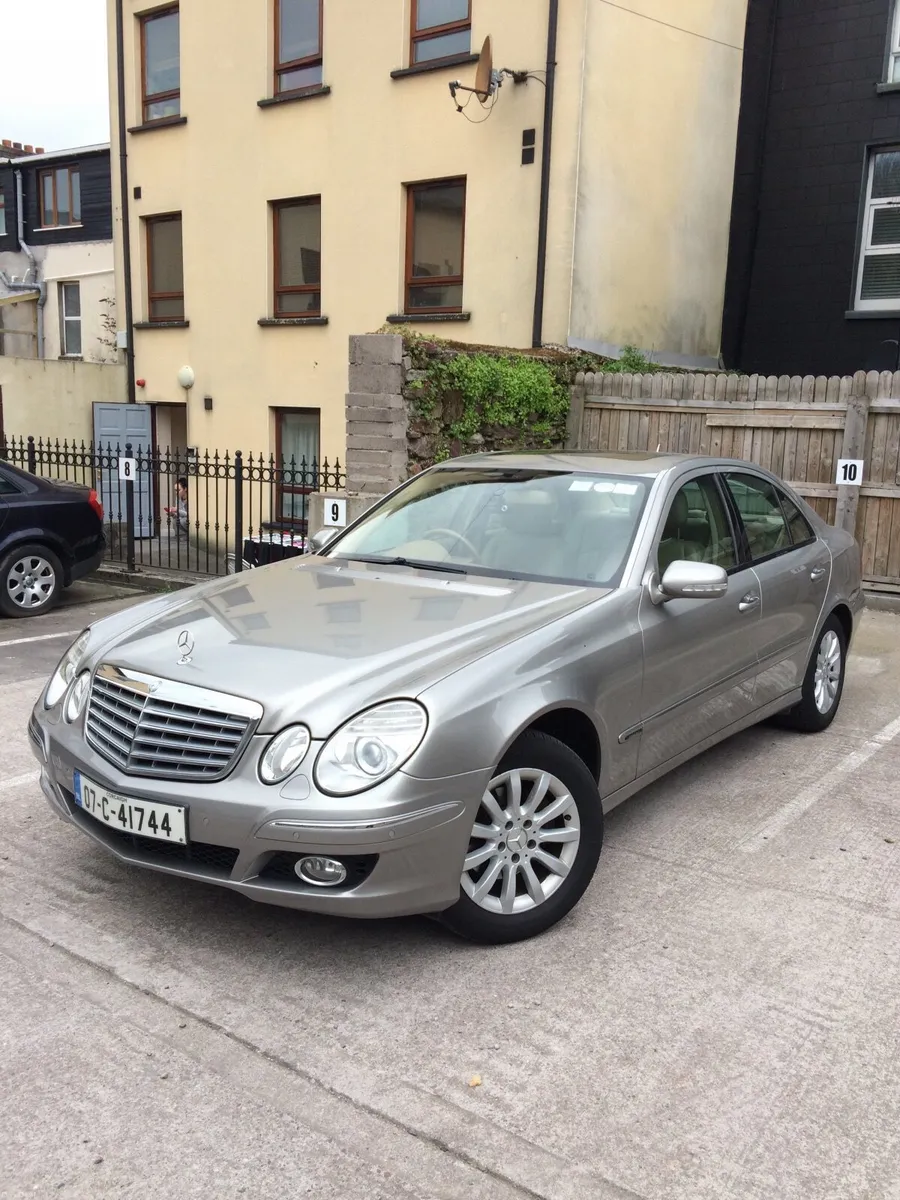 Mercedes-Benz E-Class 2007 - Image 3
