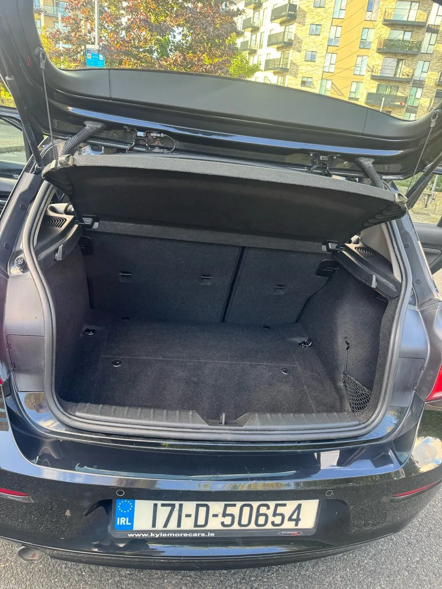 Car - Image 4