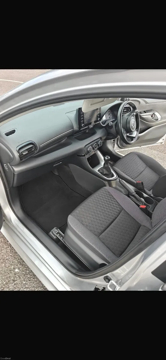 Toyota Yaris 1.0 Petrol Luna 2022 - Image 2