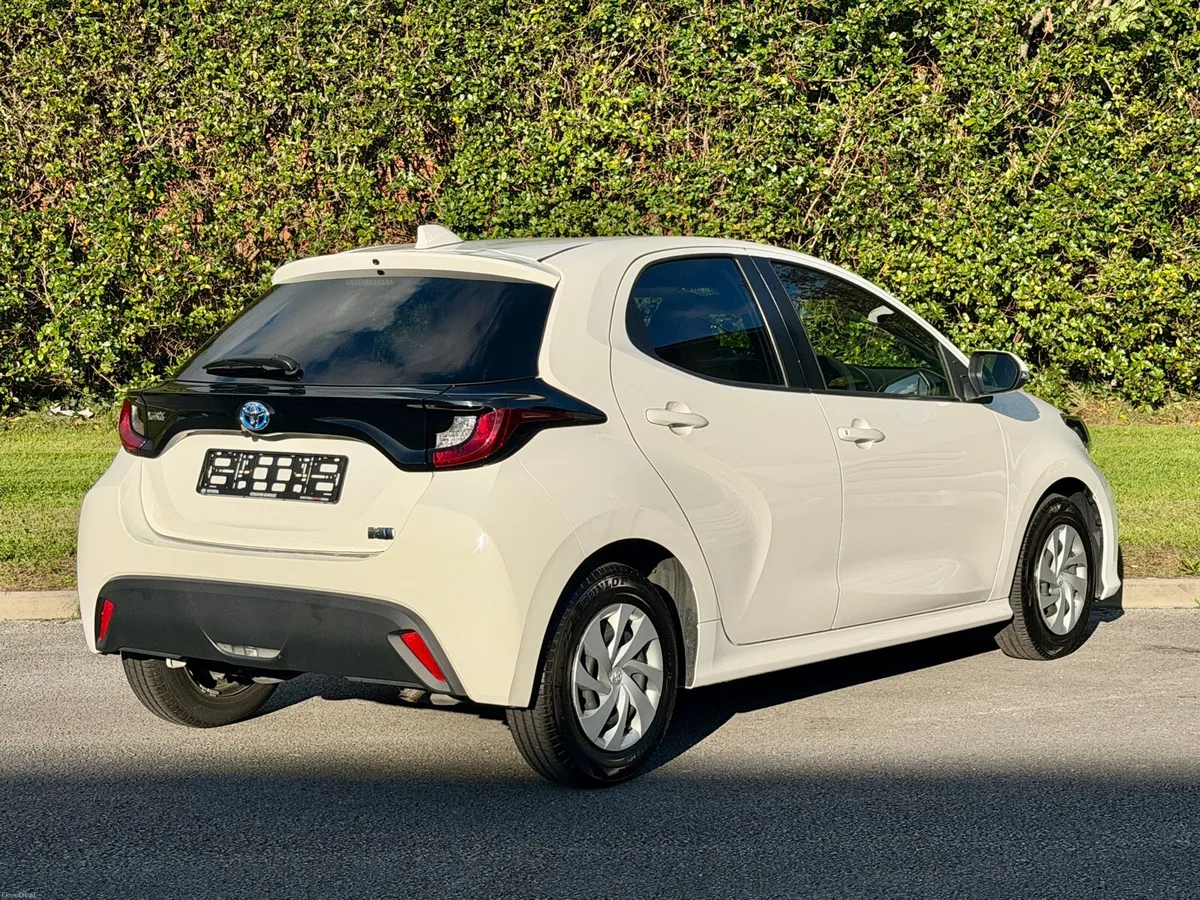 Toyota Yaris Hybrid 2021 - Image 4