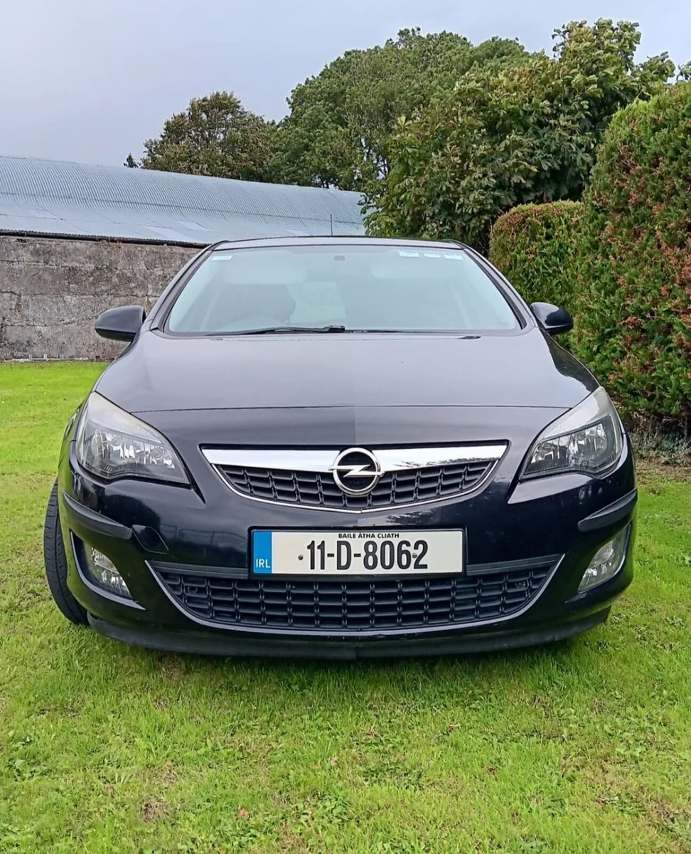 Opel Astra 2011 - Image 5