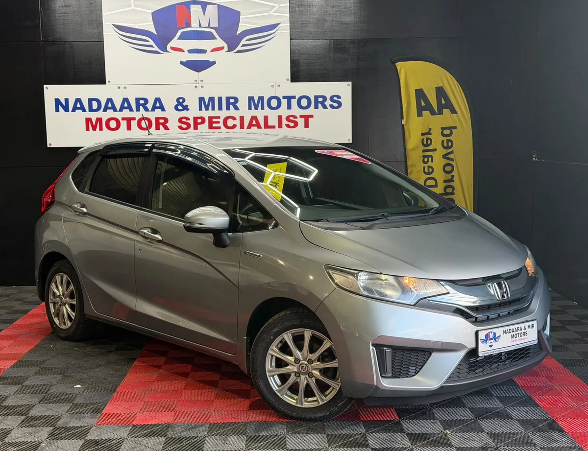 Honda FIT HYBRID 2013 APPLE CAR PLAY WARRANTY 80 k - Image 2