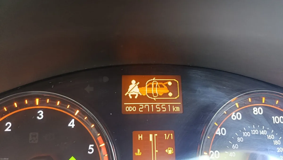Toyota Avensis 2010 - Image 4