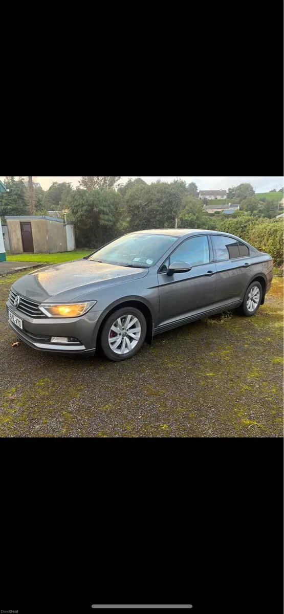 2015 Volkswagen Passat - Image 1