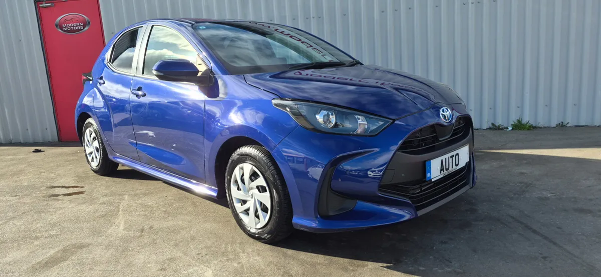 Toyota Yaris hybrid/petrol 1.5 auto new model - Image 3