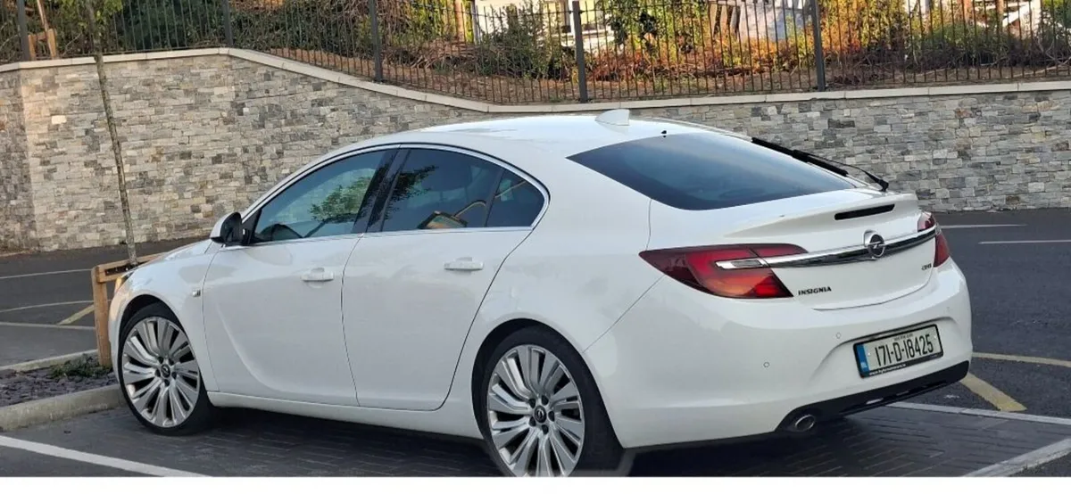 Opel Insignia 2017 - Image 1