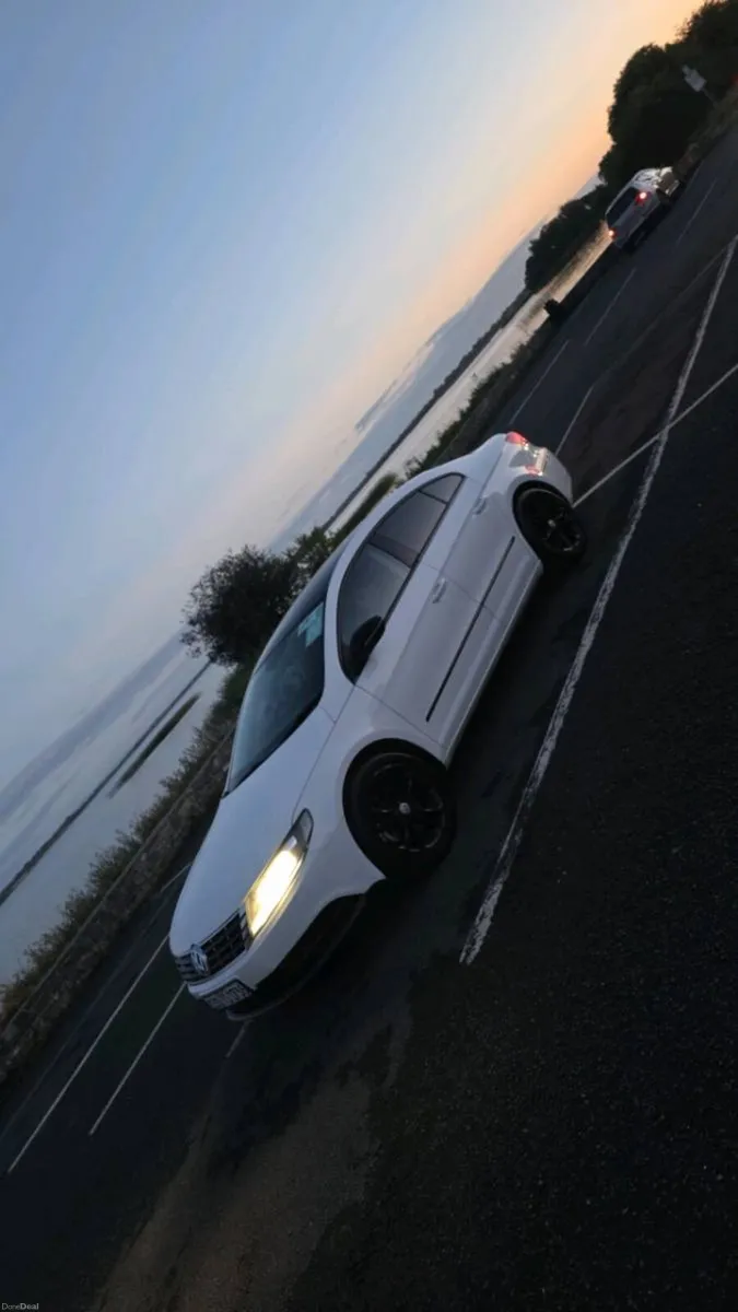 2013 Bluemotion volkswagen CC 2.0 tdi - Image 2