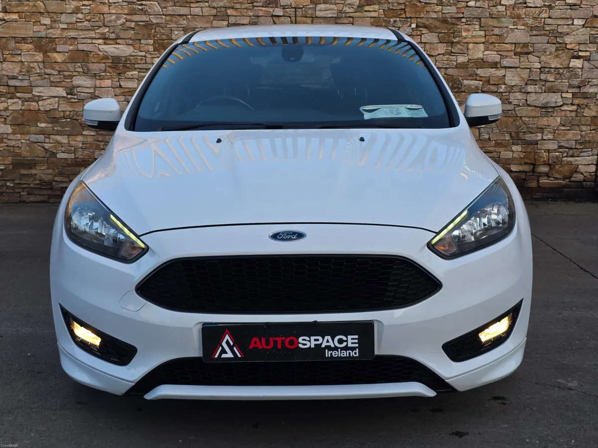 172  Ford Focus ST-LINE POWERSHIFT - Image 3