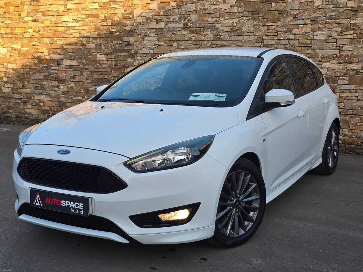 172  Ford Focus ST-LINE POWERSHIFT - Image 2
