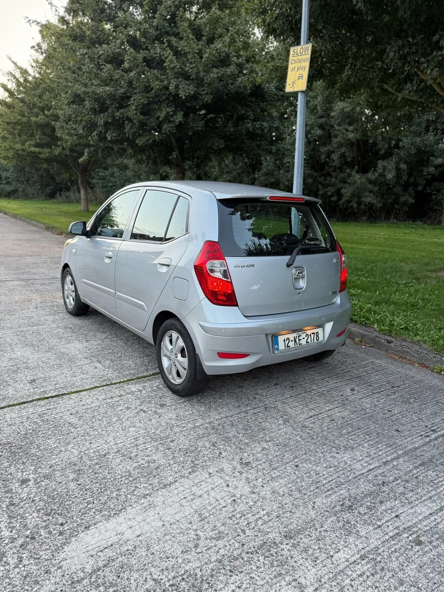 Hyundai i10 AUTO/ NEW NCT/ ONLY 65k kms *** - Image 4