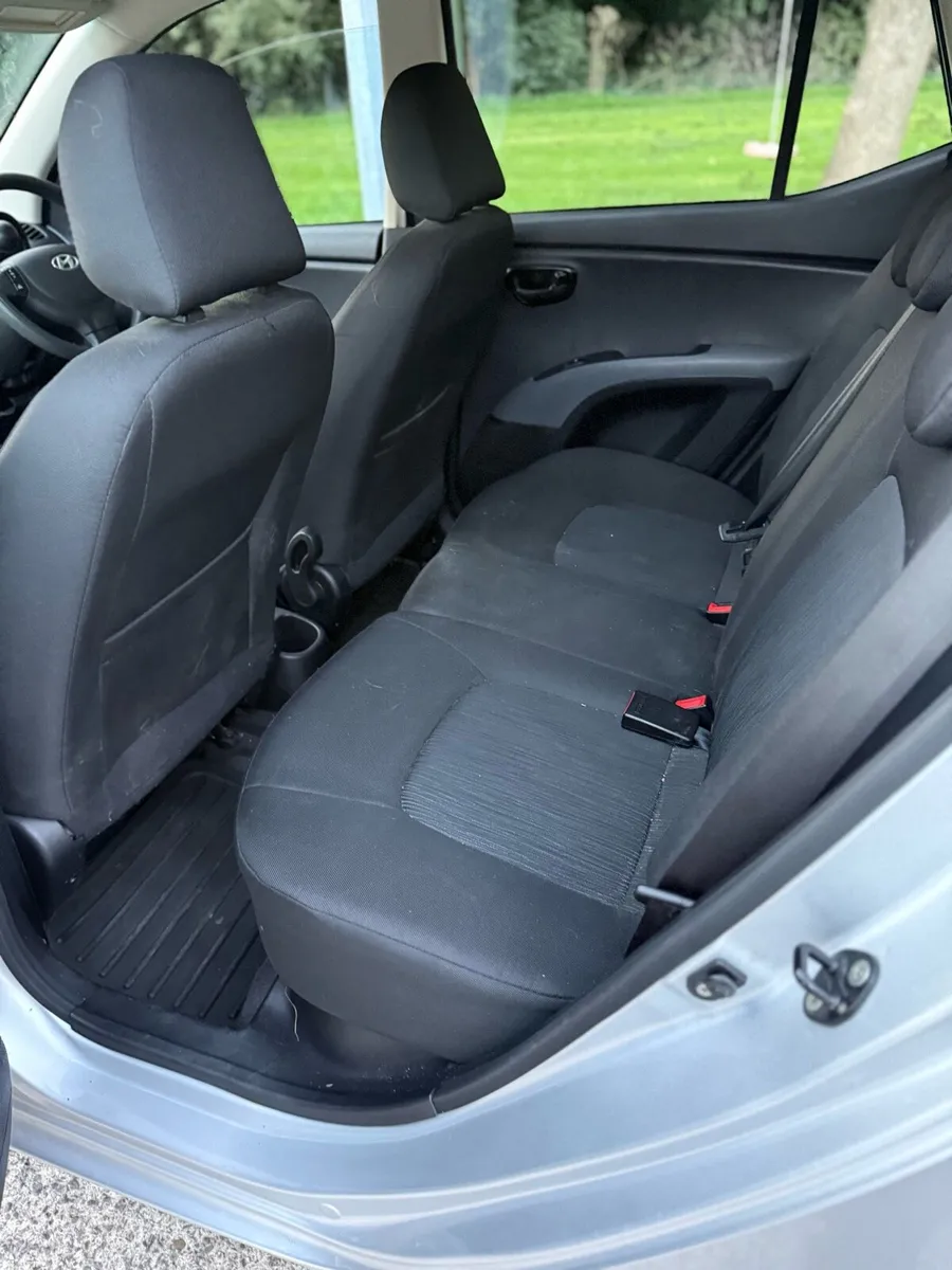 Hyundai i10 AUTO/ NEW NCT/ ONLY 65k kms *** - Image 6