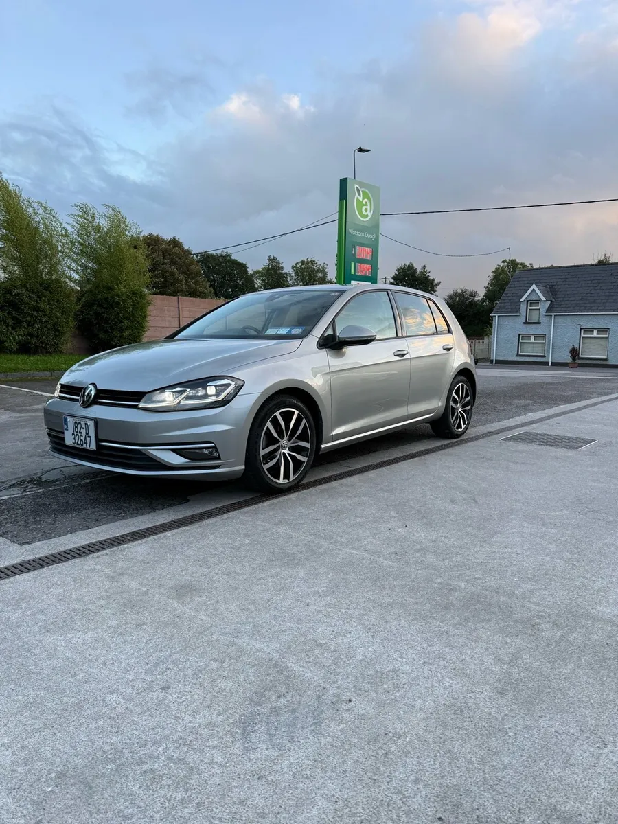 Volkswagen Golf HIGHLINE R-LINE PACK 1.4 TSI AUTO - Image 4