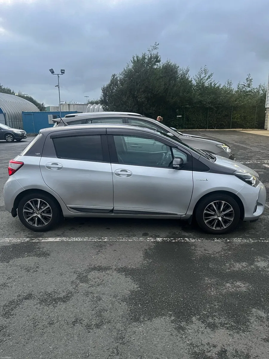 Toyota Yaris hybrid 2020 - Image 2