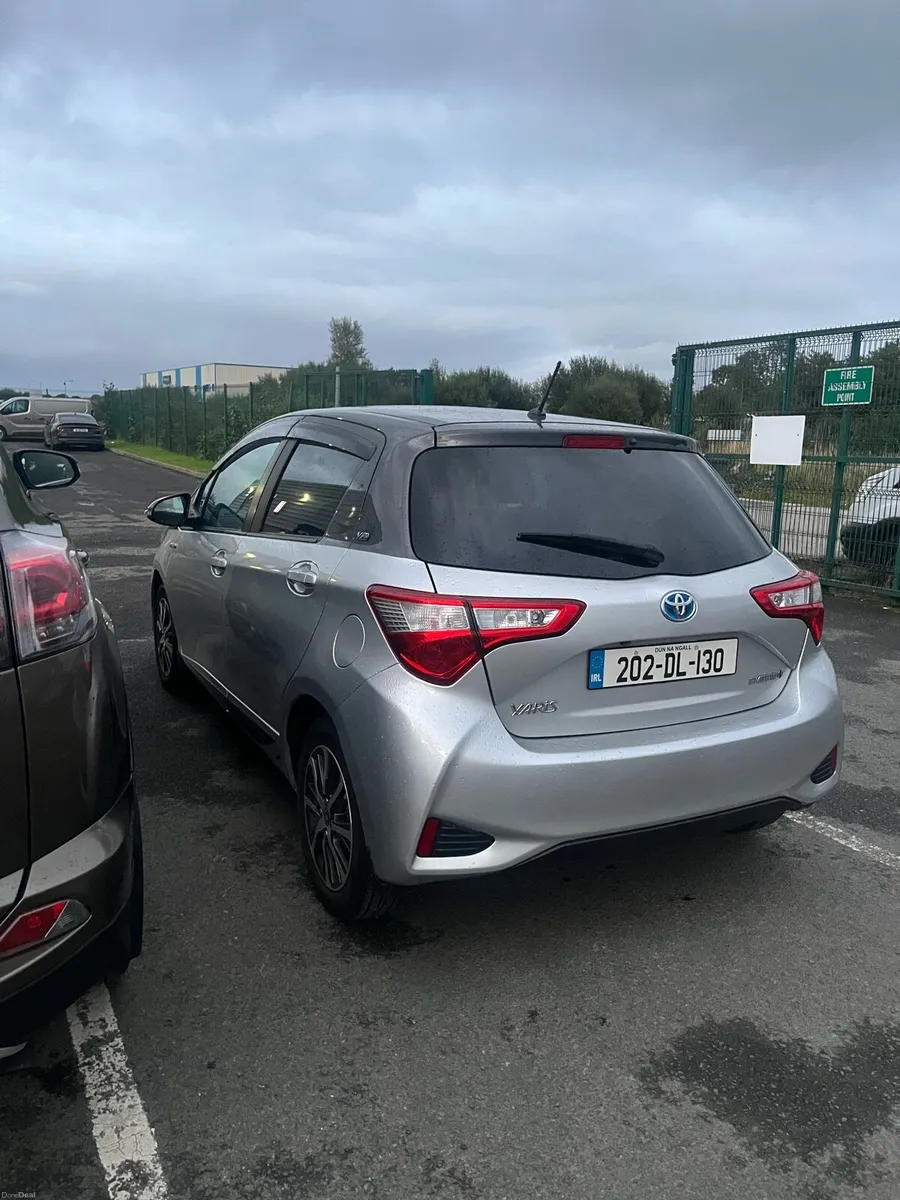 Toyota Yaris hybrid 2020 - Image 4